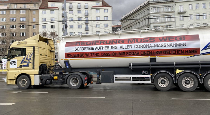 Widerstand lässt sich nicht verbieten: Freiheits-Konvoi rollt durch Wien - Wochenblick.at