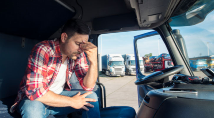 Hass gegen Russen schlägt hohe Wellen: Jetzt helfen mutige Bürger gestrandeten Truckern! - Wochenblick.at