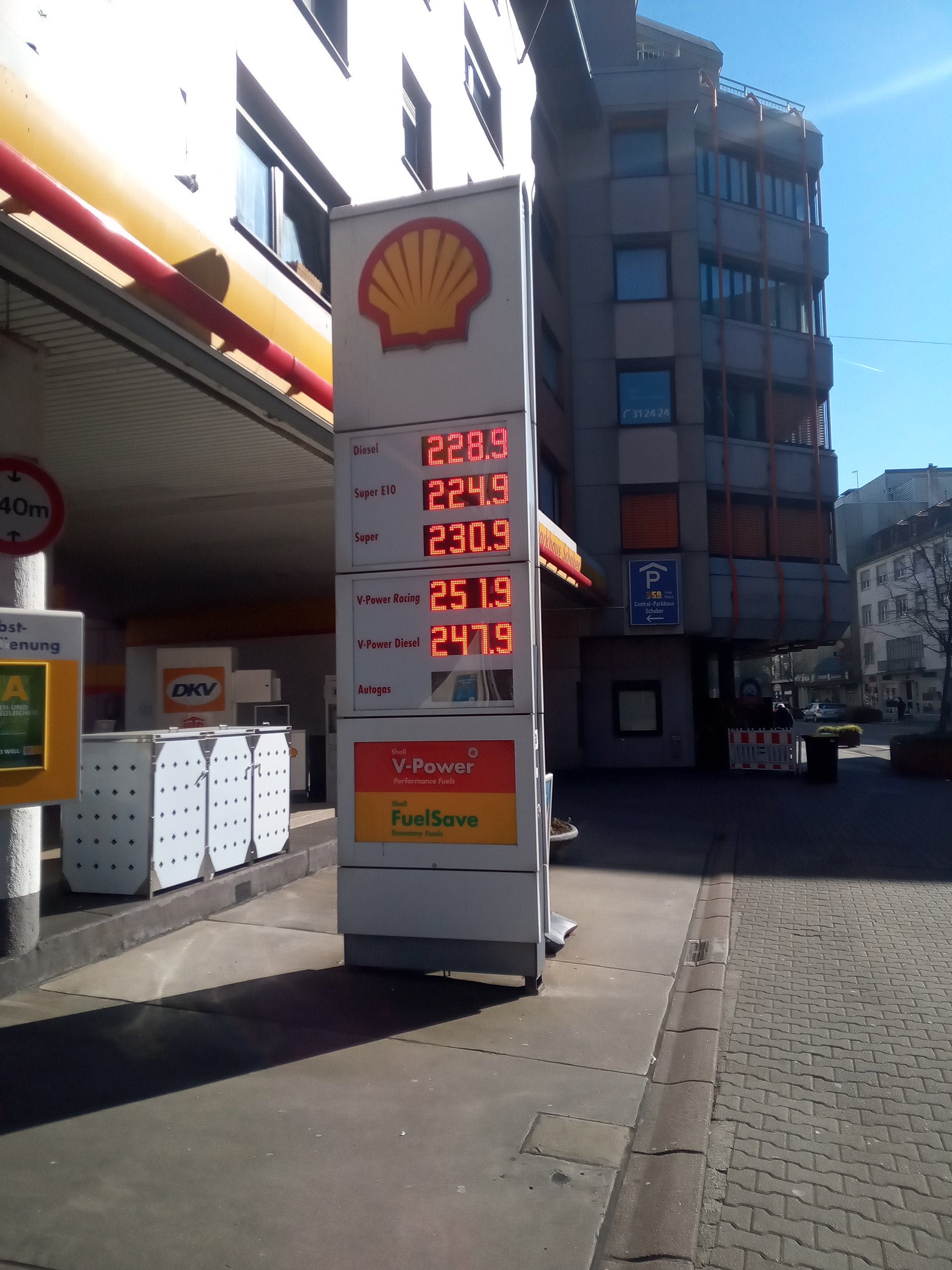 So viel nimmt der Staat bei den Kraftstoffkosten ein - Blackout News